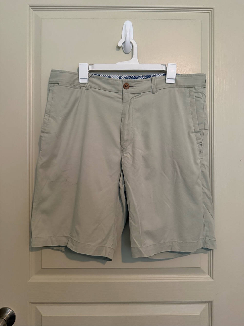 Tommy Bahama Men's Light Tan/Gray Shorts